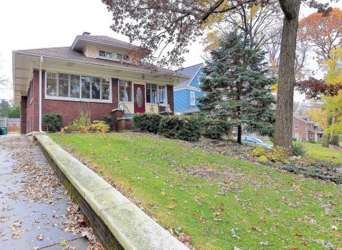 410 Whitney Ave, Joliet, IL 60435-7018