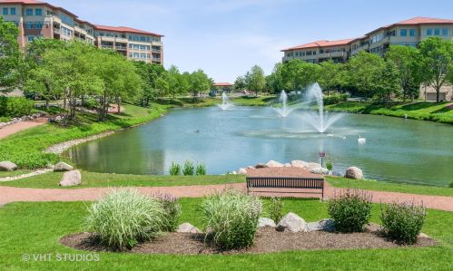 100 Prairie Park Dr, Wheeling IL  60090-2723 exterior