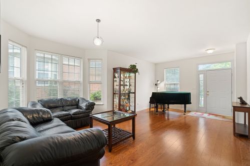 48 Englewood Ct, Palatine, IL 60067-4811