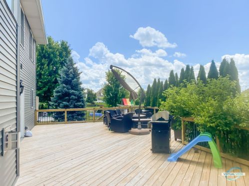 2247 Luther Lowell Ln, Sycamore IL  60178-8751 exterior