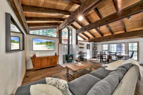 11576 Chamonix Rd, Truckee CA  96161-6413 exterior