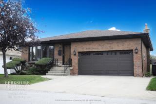 4710 Maria Ct, Chicago, IL 60656-4257