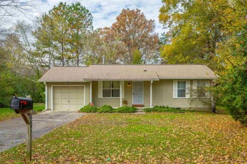 1019 Grays Dr, Chattanooga, TN 37421-4319