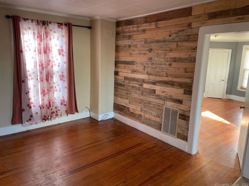 21 Liberty St, Southington CT  06489-3118 exterior