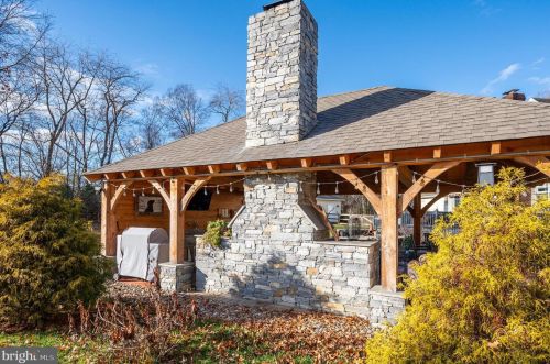 874 Pheasant Hill Rd, Summit Point WV  25446-3634 exterior