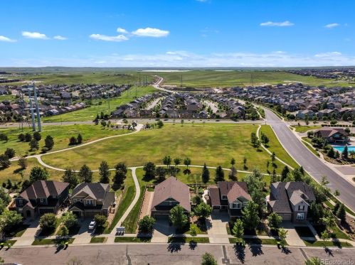 23971 Garden Dr, Denver CO  80016-5809 exterior