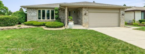 15501 Brianne Ln, Oak Forest, IL 60452-2651