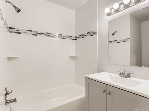 697 Evanston St, Aurora CO 80014-1543 exterior