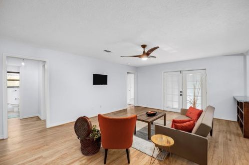 1833 Capri Ln, Taylor Lake Village TX  77586-2928 exterior