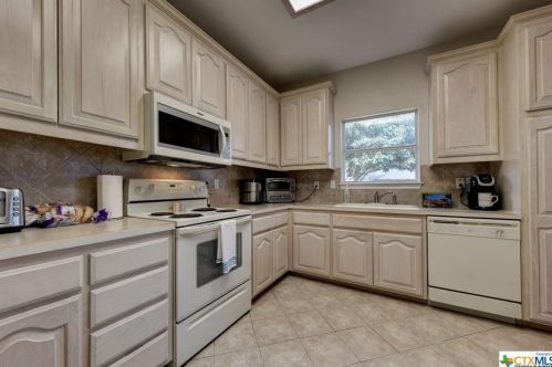 115 Parkridge Cir, Seguin TX 78155-7157 exterior