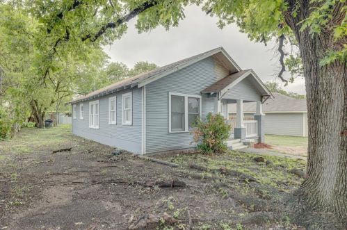 3215 Fitzhugh Ave, Fort Worth, TX 76105-4816