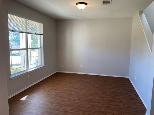 115 Pedernales Dr, Uhland TX  78640-5911 exterior