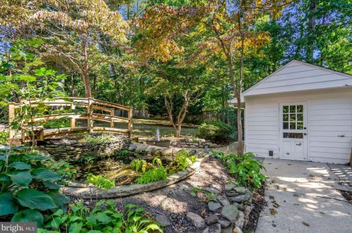 7301 Lackawanna Dr, Springfield VA  22150-4418 exterior