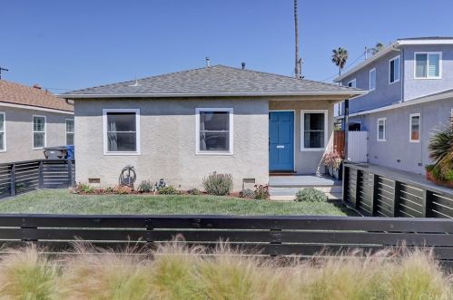 5137 136th St, Hawthorne, CA 90250-5637