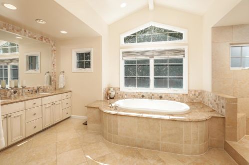 1079 Los Altos Ave, Los Altos CA 94022-1018 exterior