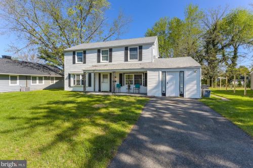 43 Barker Ln, Willingboro, NJ 08046-3904