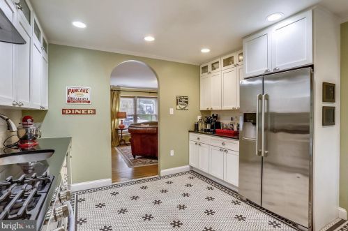 9527 Clement Rd, Silver Spring MD 20910-1643 exterior