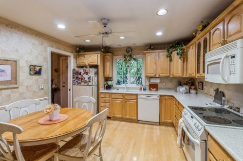 1481 Shire Cir, Palatine, IL 60067-4748
