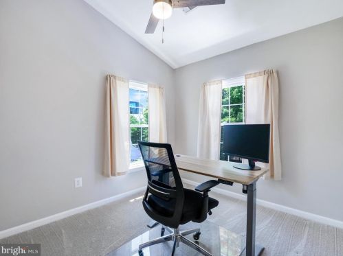 12001 Edgemere Cir, Herndon VA  20190-3256 exterior