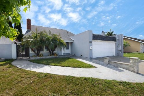 1332 Pembrooke Ln, Anaheim, CA 92804-5434