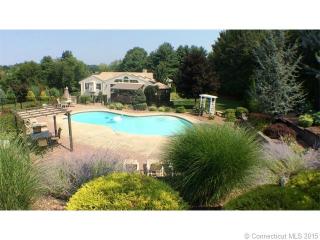 67 Somerset Dr, Kensington, CT 06037-3715