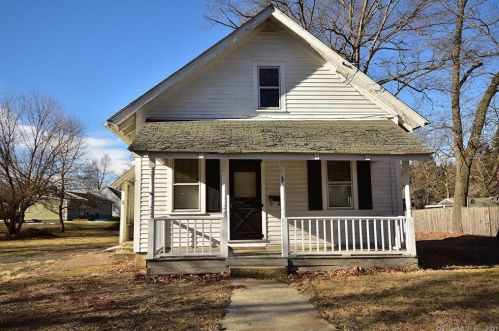 1 Jubrey Ln, Windsor Locks, CT 06096-1721
