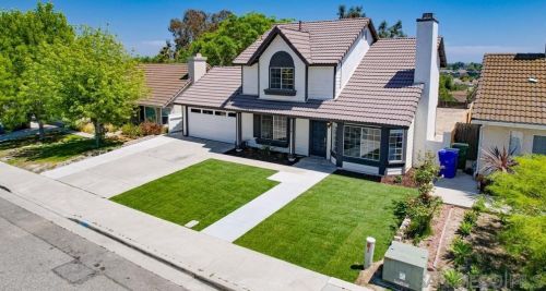 1376 Darwin Dr, Oceanside CA  92056-6618 exterior