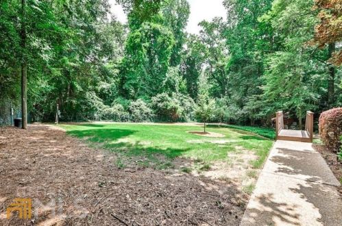 3203 Lenox Rd, Atlanta GA  30324-2512 exterior