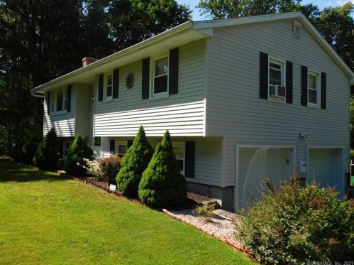 82 Cemetery Rd, Colchester, CT 06415-2404