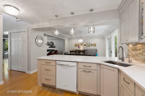 40 Peiffer Ave, Lemont IL  60439-3845 exterior