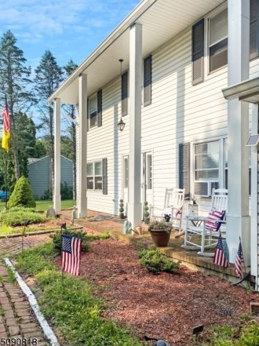 14 Rolling View Dr, Hackettstown, NJ 07840-4803