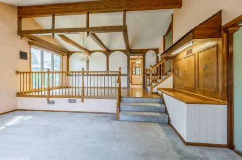 3 Swan Cir, Lemont IL  60440-1237 exterior