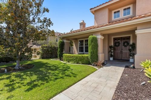 1023 Summer Breeze Ln, Anaheim, CA 92808-2524