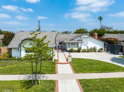 3001 Bostonian Dr, Los Alamitos, CA 90720-4446
