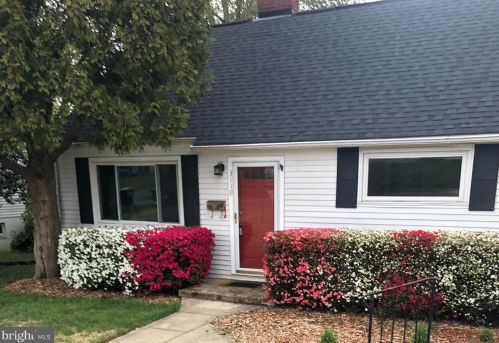 3119 Chepstow Ln, Falls Church, VA 22042-2602