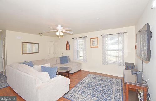 301 Camden Ave, Fruitland, MD 21826-1220