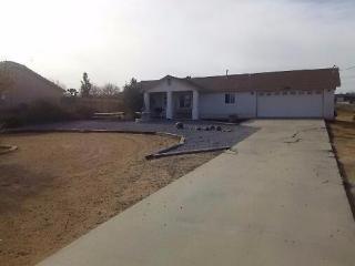 18369 Willow St, Hesperia, CA 92345-5546