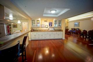 2027 Buckingham Rd, Los Angeles CA  90016-1703 exterior