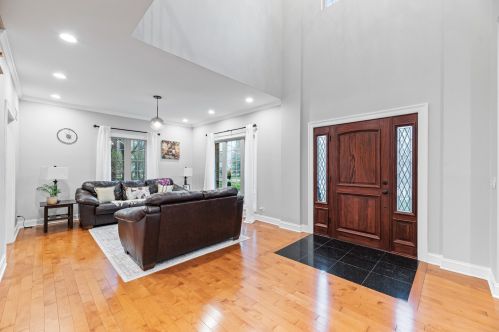 1374 Cavell Ave, Highland Park, IL 60035-2806