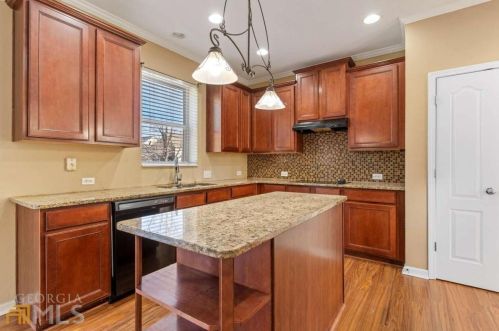 5665 Baffin Rd, Atlanta GA  30349-7051 exterior