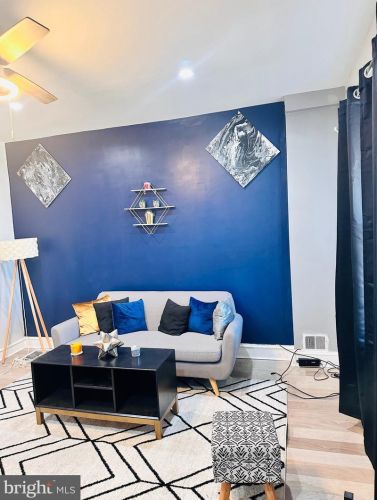 6634 Marsden St, Philadelphia, PA 19135-2726