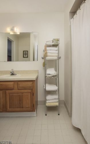 71 Overlook Dr, Hackettstown NJ  07840-4610 exterior