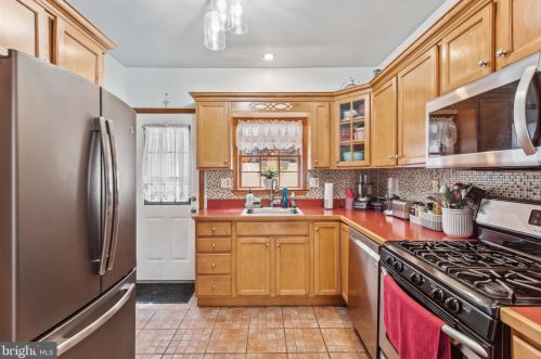 2549 Juniper St, Philadelphia PA  19148-4321 exterior