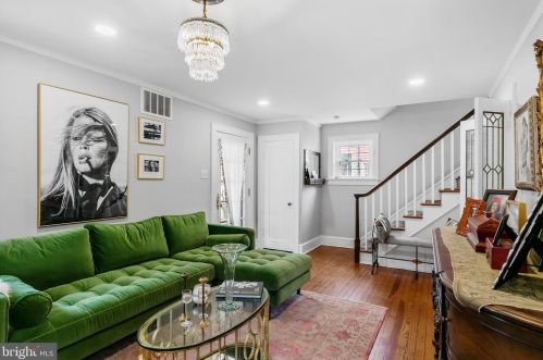 320 Chestnut St, Tavistock NJ 08033-1810 exterior