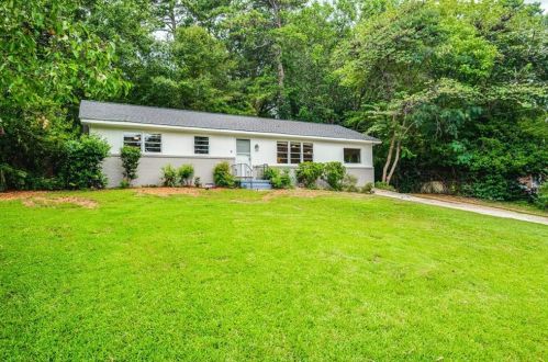 1368 Sagewood Cir, Stone Mountain, GA 30083-1202