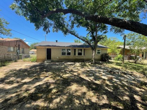 5732 Emerson Dr, Fort Worth TX  76148-3436 exterior