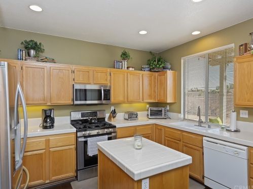 17488 Meadow Rock Dr, Riverside CA  92503-8702 exterior