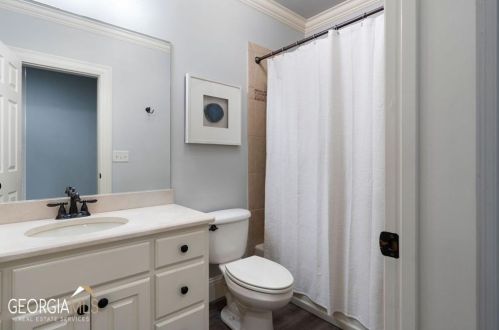 555 Glenmanor Ct, Atlanta GA  30328-4270 exterior