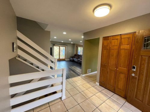 706 Juneway Ave, Bannockburn, IL 60015-3526
