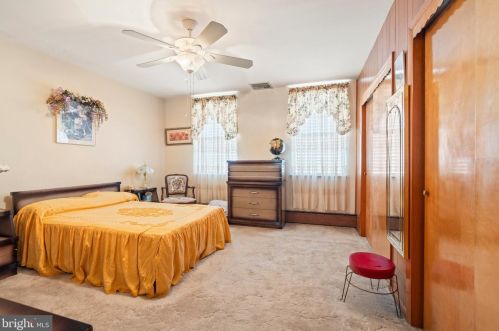 2320 10th St, Philadelphia PA 19133-1538 exterior